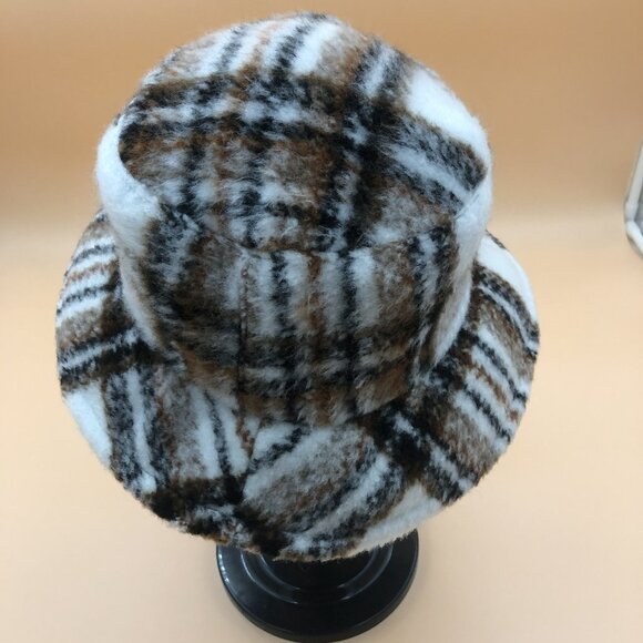 David & Young Plaid Fuzzy Bucket Hat – Cozy Winter Hat, Soft Sherpa Style